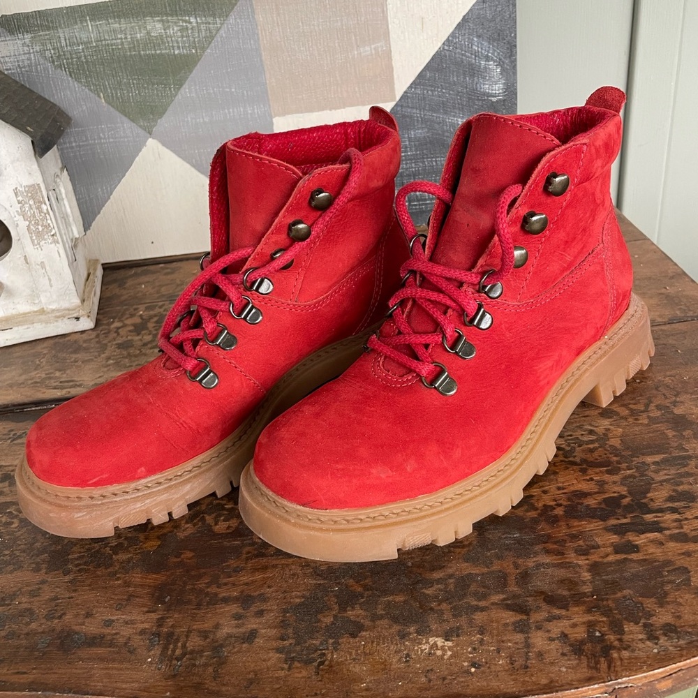 Aerosoles Red suede Boot